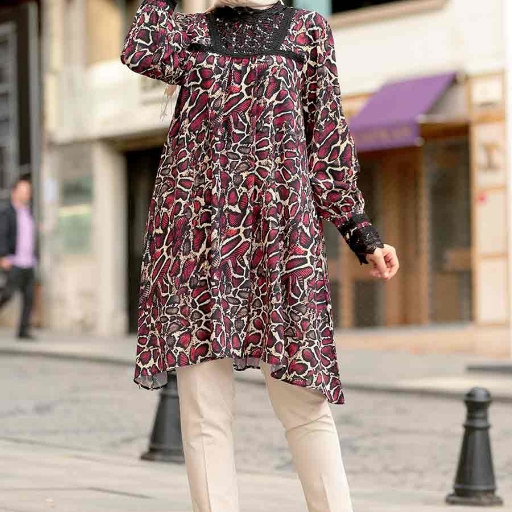 Elegant Women's Patterned Top